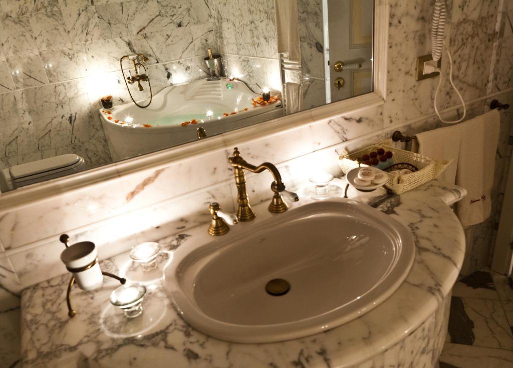 Palazzo Volta Boutique Luxury B&B นาร์โด ภายนอก รูปภาพ